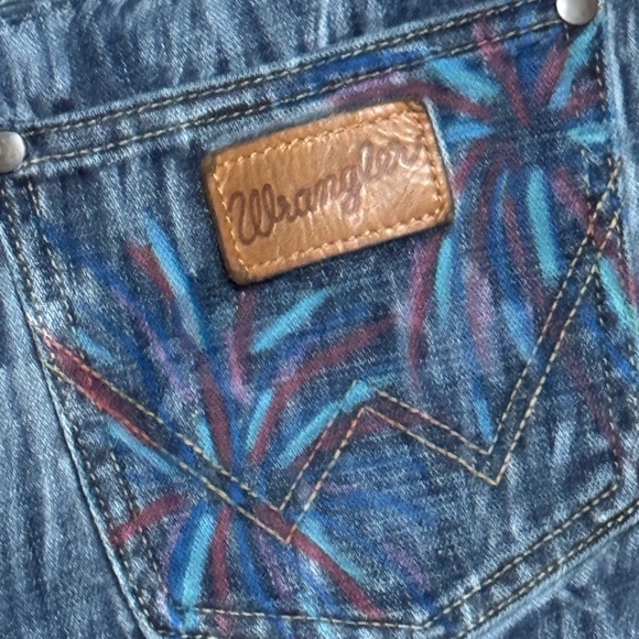 Wrangler Distressed Blue Jean Shorts - Picture 7 of 7